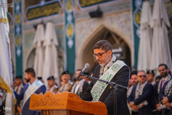 مراسم برافراشتن پرچم غدیر در حرم علوی