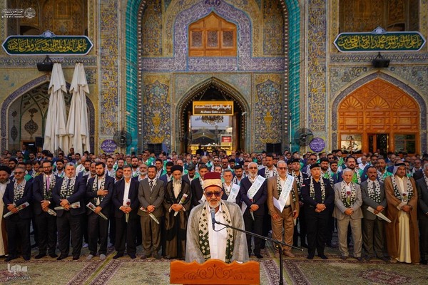 مراسم برافراشتن پرچم غدیر در حرم علوی