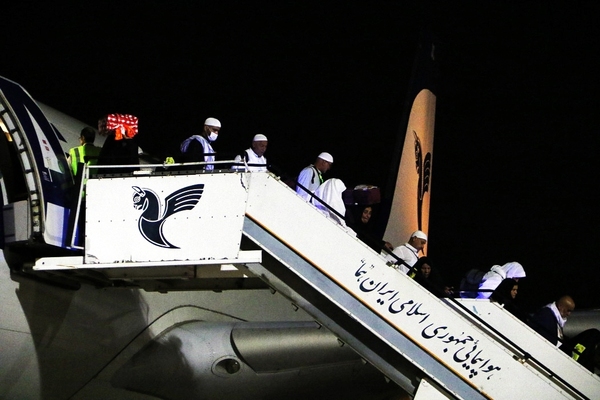 ورود نخستین گروه زائران حج تمتع ۱۴۰۵ جنوب کشور به شیراز