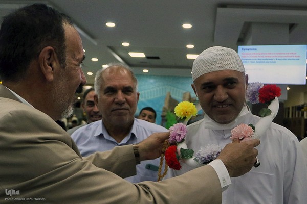 ورود نخستین گروه زائران حج تمتع ۱۴۰۵ جنوب کشور به شیراز