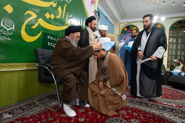 مراسم عمامه‌گذاری طلاب حوزه علمیه اصفهان
