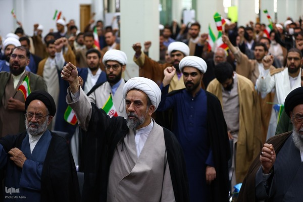 مراسم عمامه‌گذاری طلاب حوزه علمیه اصفهان