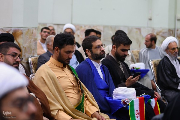 مراسم عمامه‌گذاری طلاب حوزه علمیه اصفهان