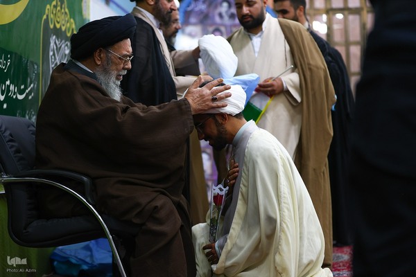 مراسم عمامه‌گذاری طلاب حوزه علمیه اصفهان