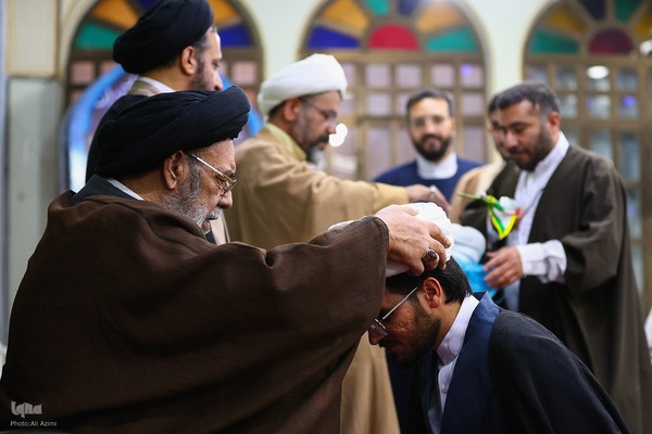 مراسم عمامه‌گذاری طلاب حوزه علمیه اصفهان