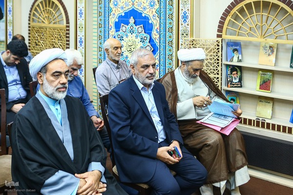 رونمایی از کتاب «شخصیت قرآنی رهبر شهید» در فرهنگسرای قرآن