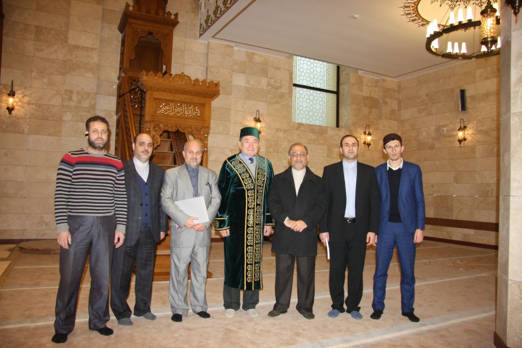 Cadeaux de l’ambassadeur iranien au mufti du Belarus