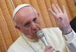Le pape critique la th&eacute;orie du genre