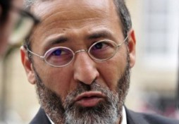 La violence terroriste ne peut pas être soignée que par le religieux La violence terroriste ne peut pas être soignée que par le religieux