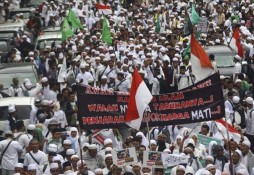 Indonésie : manifestation contre les propos anti-Coran du maire de Jakarta Indonésie : manifestation contre les propos anti-Coran du maire de Jakarta