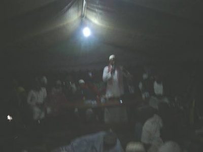 Guinée :lecture du saint Coran et prière toute la nuit du Maouloud Guinée :lecture du saint Coran et prière toute la nuit du Maouloud