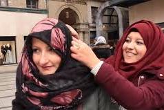 Dans la peau d’une femme voil&eacute;e
