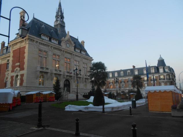 France : une femme voilée, mise dehors lors d’une fête de Noël, par le maire lui-même !