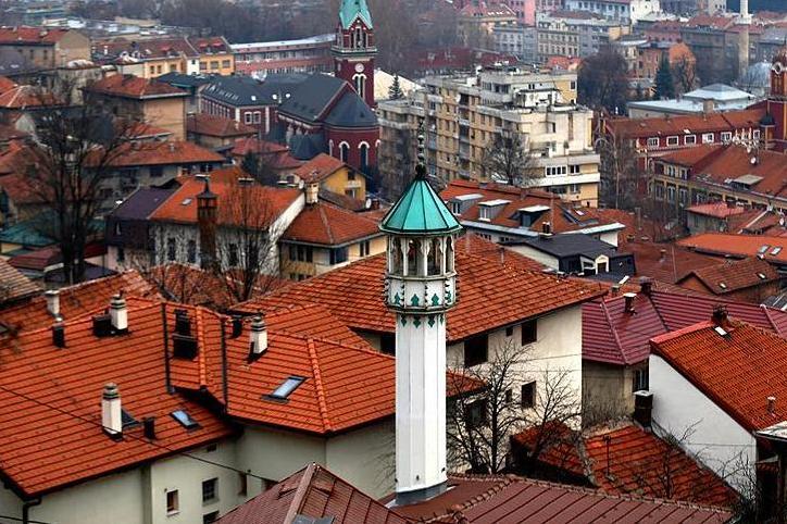 Les mosqu&eacute;es en bois dans les rues de Sarajevo