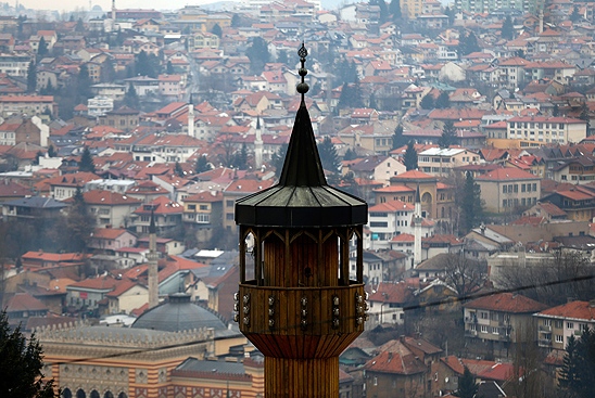 Les mosqu&eacute;es en bois dans les rues de Sarajevo+photos