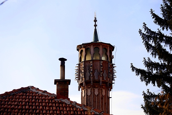 Les mosqu&eacute;es en bois dans les rues de Sarajevo+photos