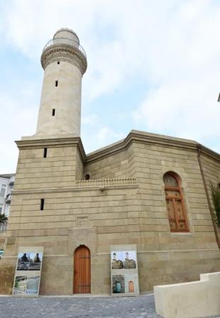 Exposition coranique à la mosquée de Bakou