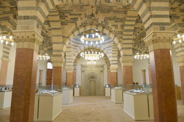 Exposition coranique à la mosquée de Bakou