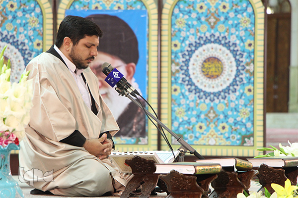 Réunion coranique au mausolée du fondateur de la république islamique d'Iran Réunion coranique au mausolée du fondateur de la république islamique d'Iran