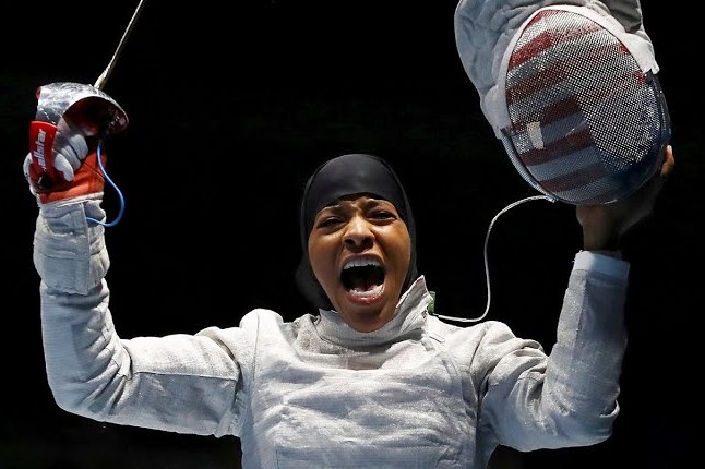 Ibtihaj Muhammad, première musulmane voilée à décrocher une médaille olympique