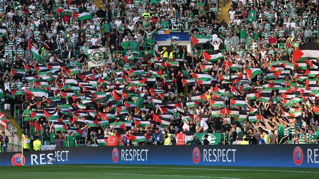 Soutien à la Palestine dans un stade de football écossais Soutien à la Palestine dans un stade de football écossais