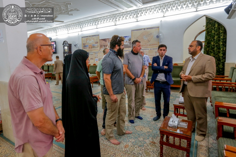 Les touristes étrangers au saint sanctuaire de l’imam Ali (as)