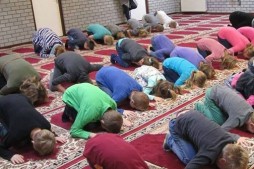 Pays-Bas : protestation contre l’enseignement de la prière musulmane dans une &eacute;cole