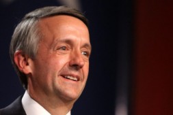 Pasteur qui considère l’islam comme une religion issue du puits de l’enfer !