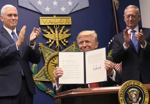Réactions dans le monde contre le décret de Trump Réactions dans le monde contre le décret de Trump