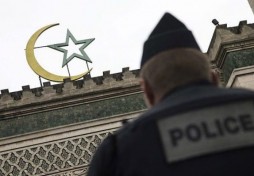 Forte baisse des actes islamophobes en France en 2016