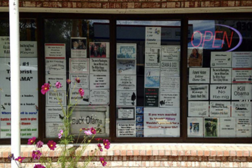 Etats-Unis :des affiches islamophobes et xénophobes en vente