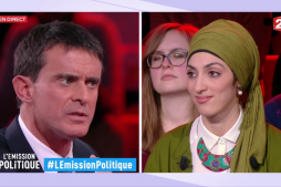 Manuel Valls répond à une femme voilée