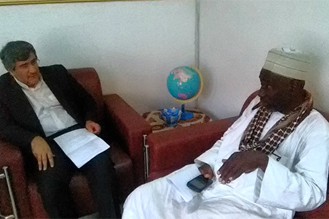 Des professeurs iraniens de calligraphie coranique au Nig&eacute;ria