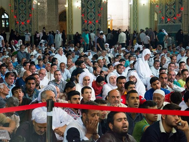 Près d’un million et demi de pèlerins étrangers ont visité le mausolée de l’imam Reza (as) Près d’un million et demi de pèlerins étrangers ont visité le mausolée de l’imam Reza (as)