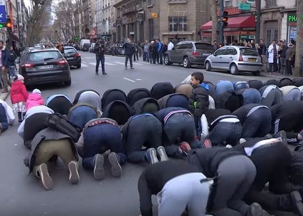 Tensions autour d’une mosqu&eacute;e à Paris