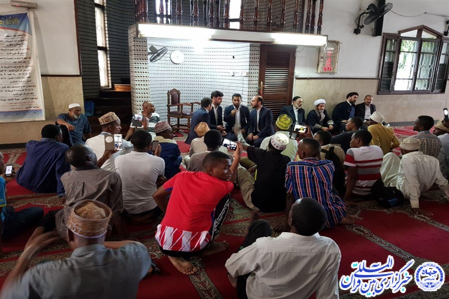 Un groupe iranien de Tawasheeh en Tanzanie Un groupe iranien de Tawasheeh en Tanzanie