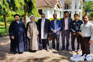 Un groupe iranien de Tawasheeh en Tanzanie Un groupe iranien de Tawasheeh en Tanzanie