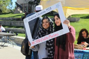 Présentation de traductions coraniques sur l’Hijab en Californie