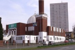 Réaction pacifique de la mosquée de Birmingham à la manifestation des islamophobes