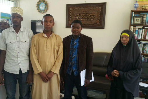 Photos des lecteurs et des m&eacute;morisateurs tanzaniens