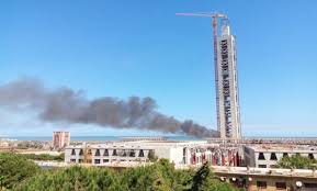 Incendie à la base de vie de la Grande Mosqu&eacute;e d'Alger