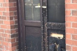 Angleterre : tentative d'incendie d'une mosqu&eacute;e dans la banlieue de Manchester
