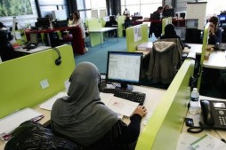 Une britannique voil&eacute;e porte plainte contre son employeur