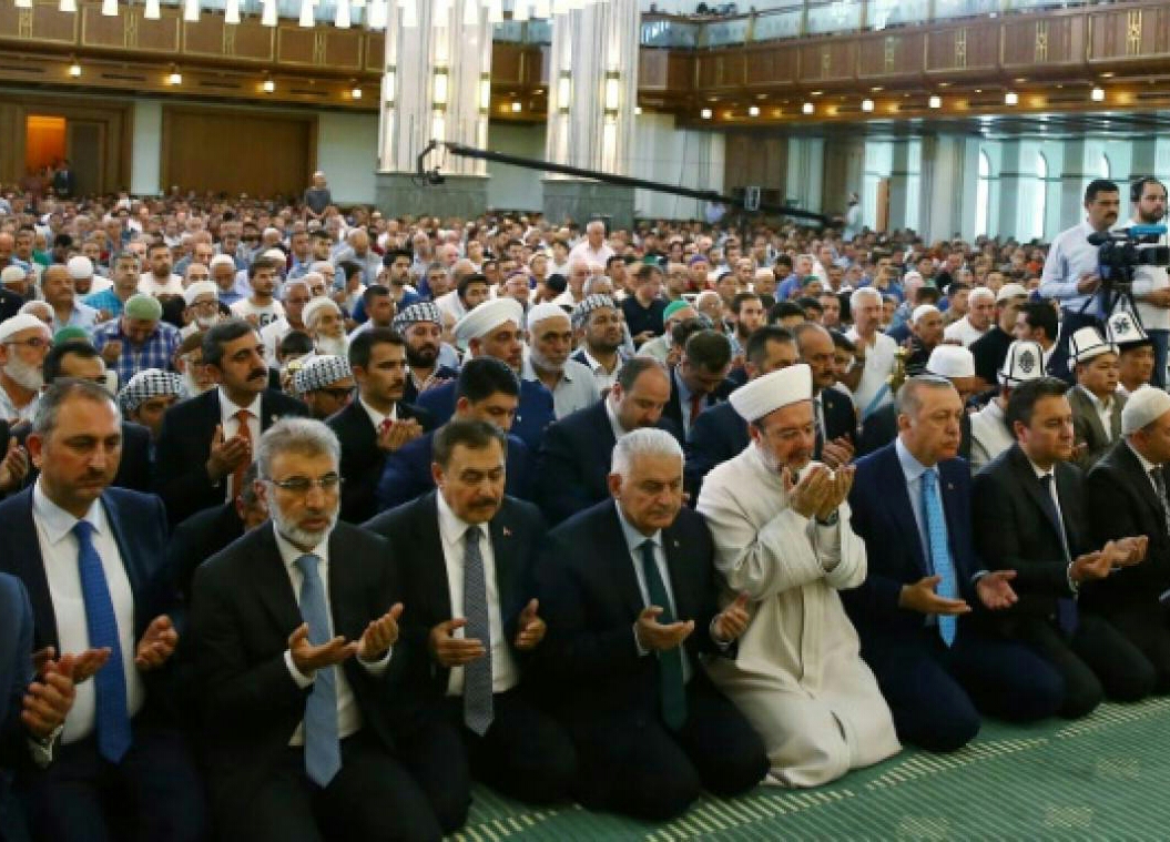 C&eacute;r&eacute;monie en souvenir des martyrs du coup d'Etat en Turquie