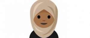 Une femme en hijab chez Apple