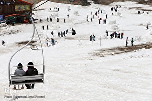 Festival des statues de neige aux derniers jours du printemps