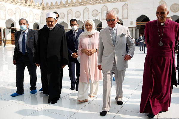 Le prince Charles et son épouse Camilla en visite à la mosquée d'Al-Azhar