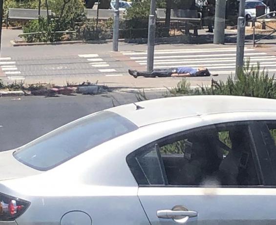 Opération à al-Qods : 2 israéliens blessés, l’auteur tombé en martyr