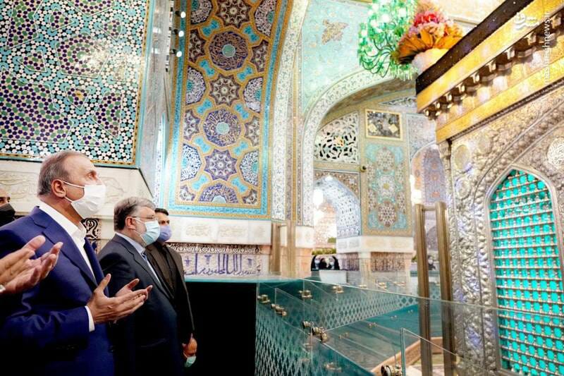 Le premier ministre irakien a visité le sanctuaire de l'imam Reza (as) à Mashhad
