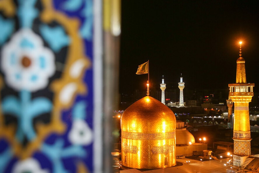 La construction des mosquées à côté des tombes